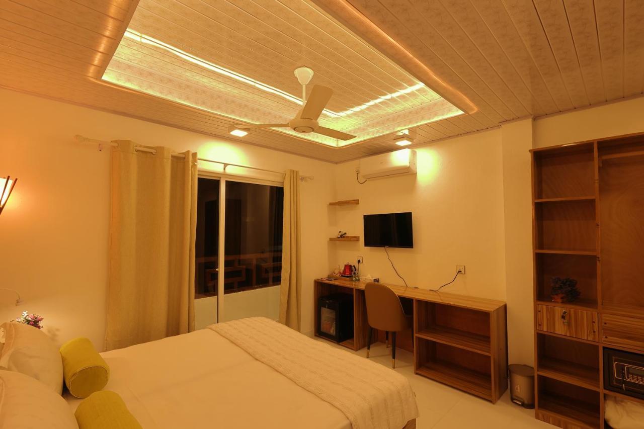 Batuta Maldives Fourson Hotel Thulusdhoo Exterior foto