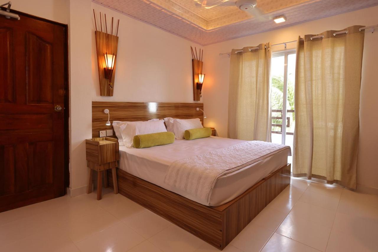 Batuta Maldives Fourson Hotel Thulusdhoo Exterior foto
