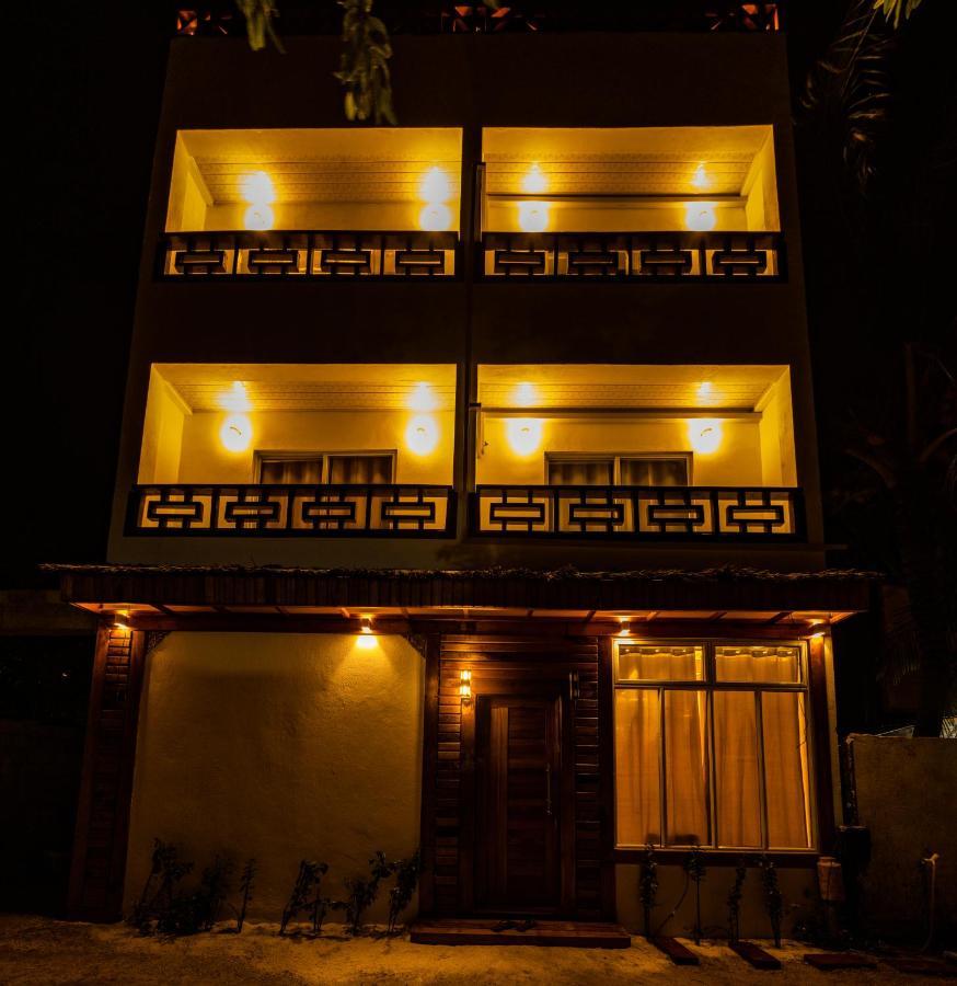 Batuta Maldives Fourson Hotel Thulusdhoo Exterior foto