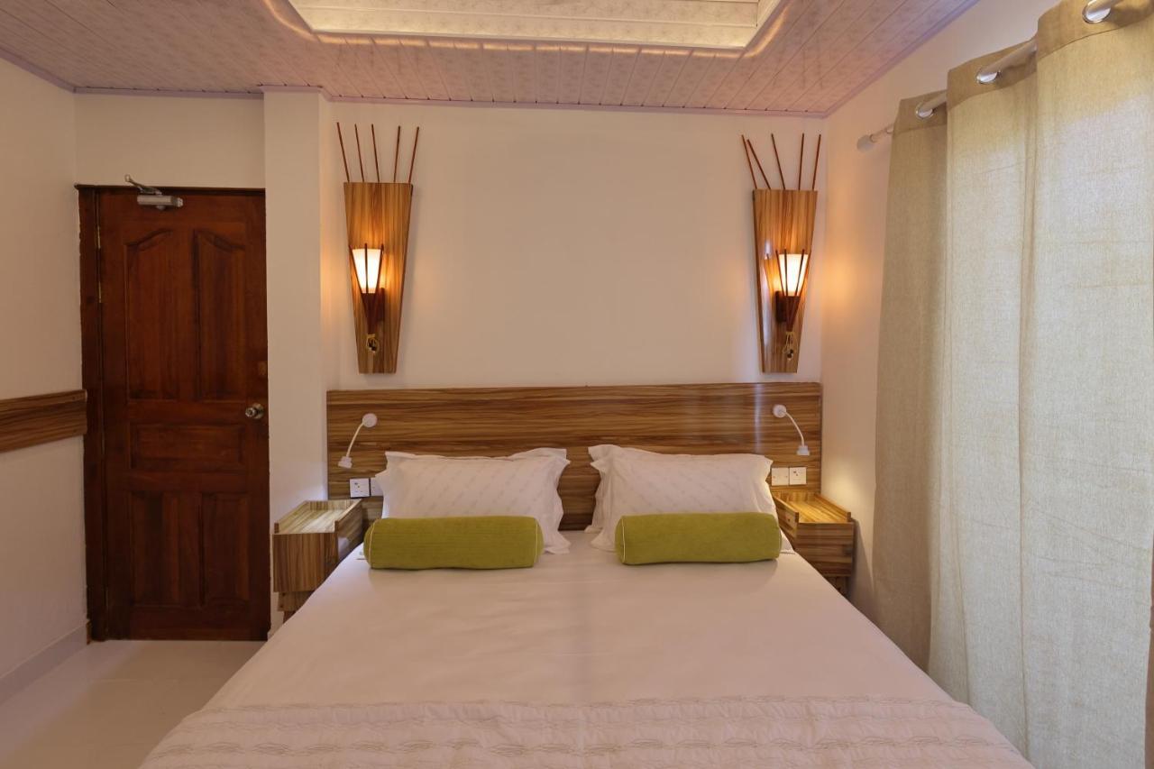 Batuta Maldives Fourson Hotel Thulusdhoo Exterior foto