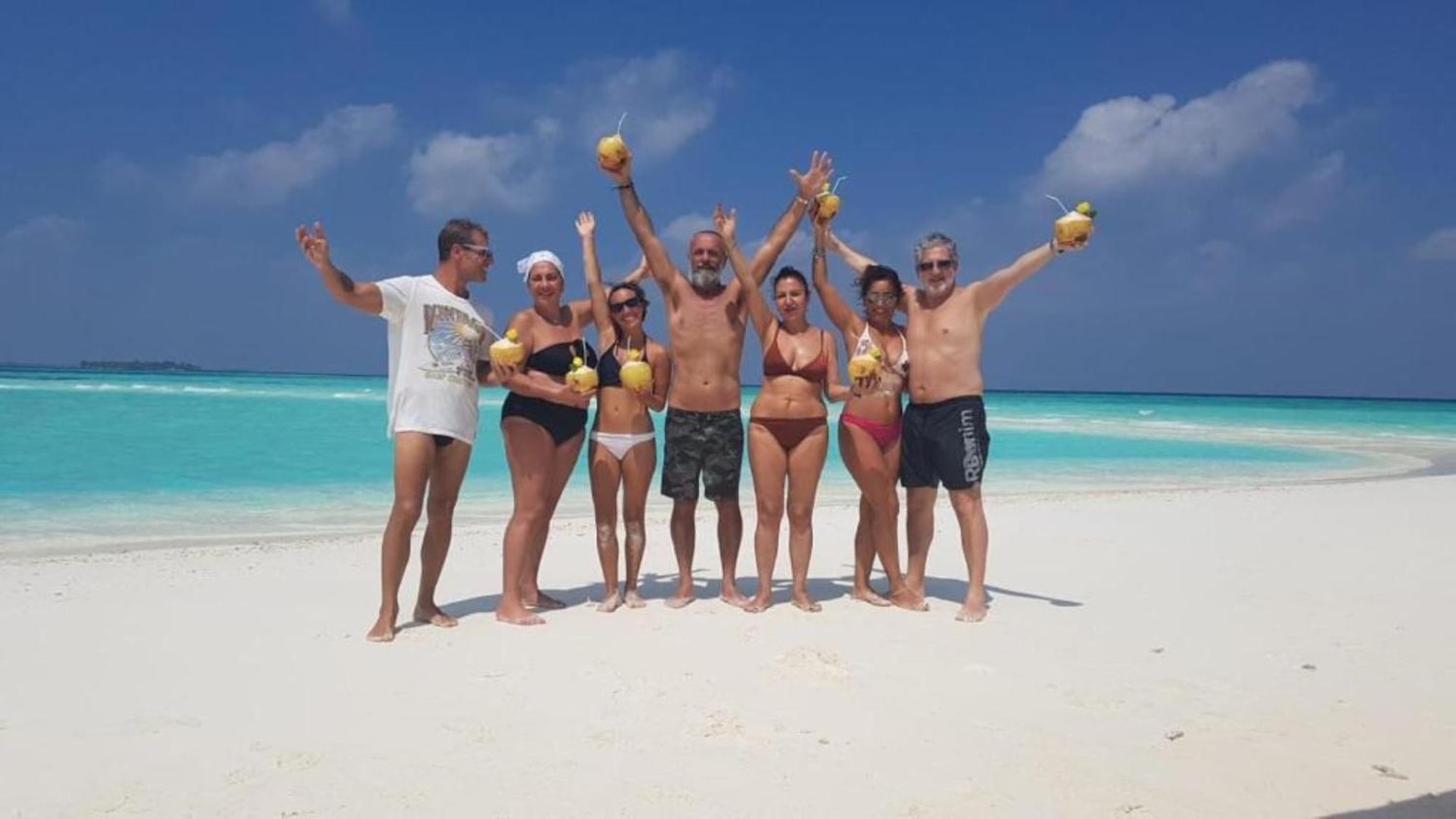 Batuta Maldives Fourson Hotel Thulusdhoo Exterior foto