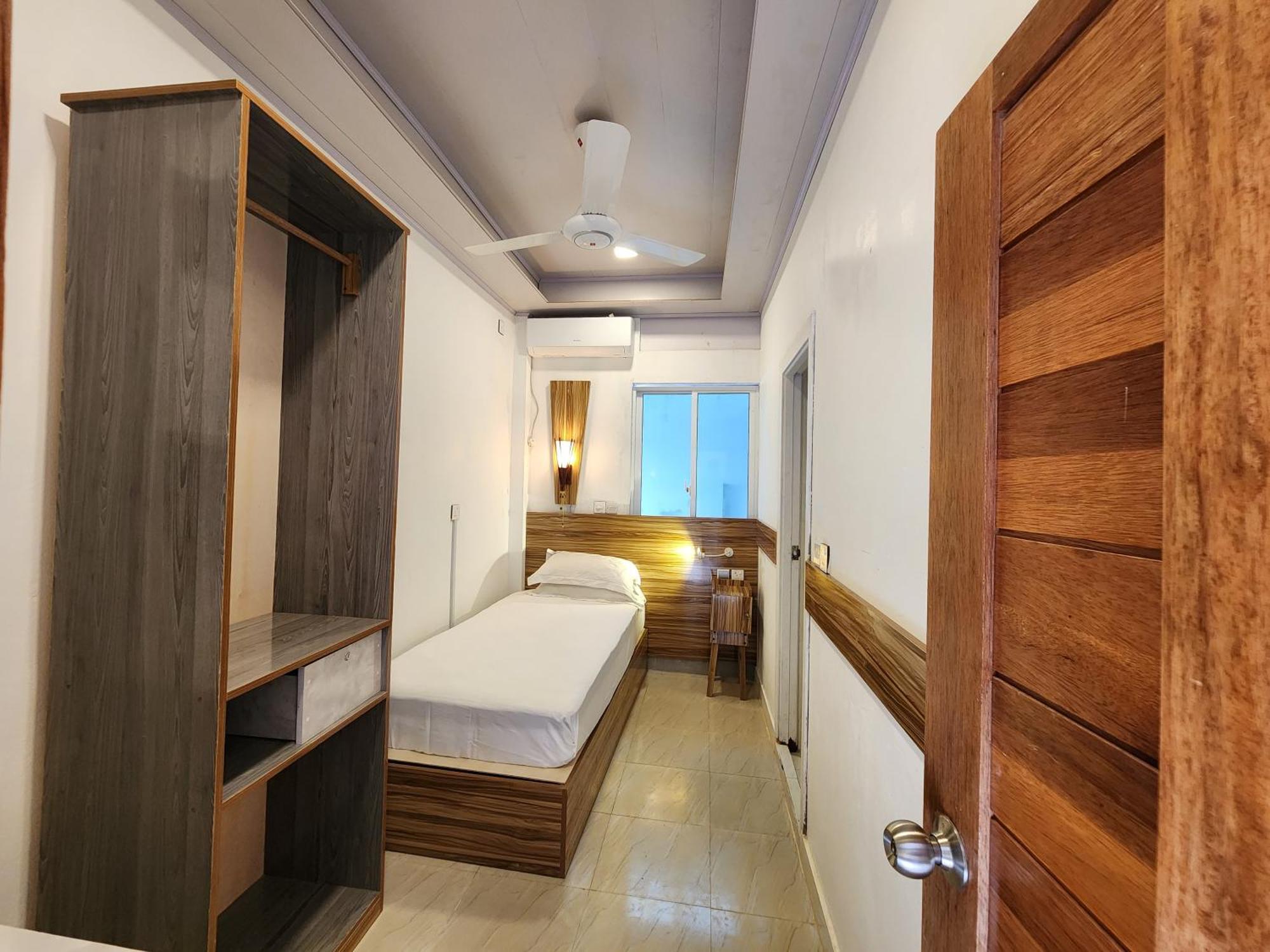 Batuta Maldives Fourson Hotel Thulusdhoo Quarto foto
